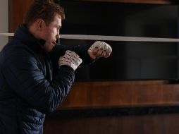 Saúl Álvarez realiza una sesión de entrenamiento previo al pleito de mañana en San Antonio, Texas. EFE/Matchroom