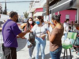 En los puntos o filtros sanitarios se ofrece gel antibacterial y revisan la temperatura corporal y el buen uso del cubrebocas. ESPECIAL