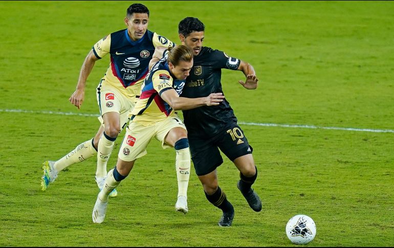 Carlos Vela anotó al minuto 46 y al 47, además colaboró con el tercer gol de Los Ángeles. AFP/A. Menéndez