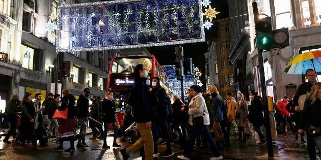 Variante del coronavirus obliga al reconfinamiento en Reino Unido