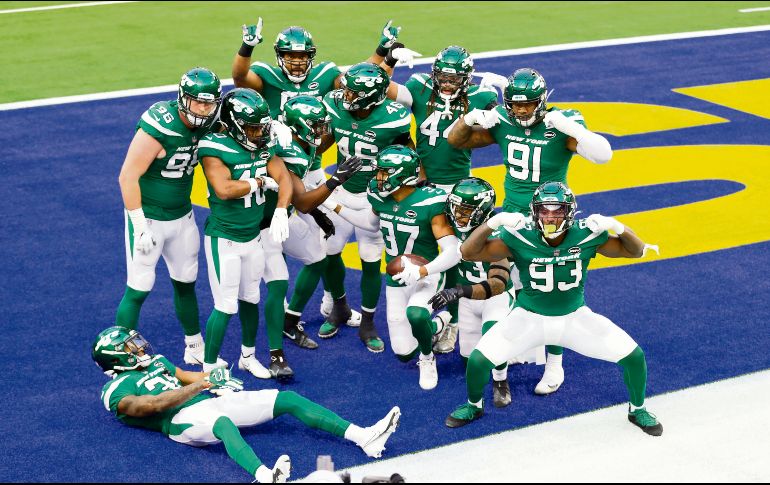 VUELAN. Los Jets no terminarán sin victorias esta campaña, aunque eso podría costarles el primer pick. AFP • J. Scarnici