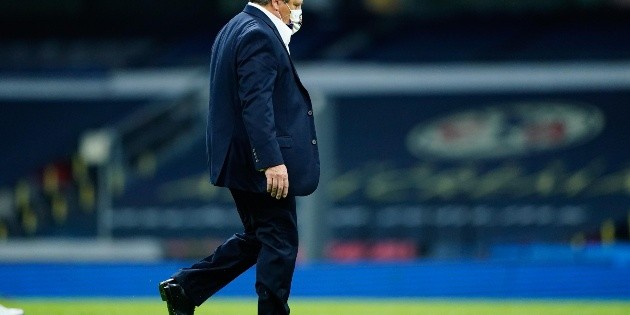 &Aacute;guilas del Am&eacute;rica: Miguel Herrera deja el nido