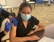 La especialista Paloma Rivero recomendó mantener las medidas para evitar contagios, aunque la vacuna llegue a México e inicie su aplicación. ESPECIAL