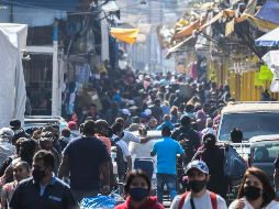 IGNORAN. Pese a que la Ciudad de México se encuentra en semáforo rojo, las aglomeraciones no disminuyen. SUN