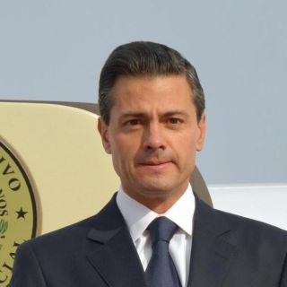 Peña Nieto lamenta la muerte del periodista Juan Bustillos