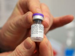 Los embarques de las dosis con las vacunas contra el coronavirus serán semanales. AFP / L. Parnaby