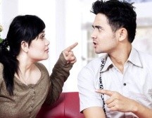 Recuerda: los virólogos afirman que los gritos aumentan las posibilidades de propagar el coronavirus. Otra buena razón para que la conversación sea tranquila.  GETTY IMAGES