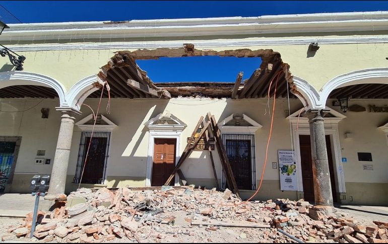 El alcalde José de Jesús Guerrero pidió a la ciudadanía que evite circular o caminar cerca de la zona para evitar otro incidente. FACEBOOK/@PepeGuerreroZu