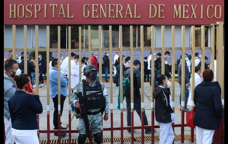 Las primeras vacunaciones se realizaron en el Hospital General de la Ciudad de México y en dos recintos militares de Toluca y Querétaro. EFE / J. PAZOS