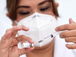 Este 24 de diciembre dio inicio la primera etapa de vacunación anti-COVID al personal médico. XINHUA