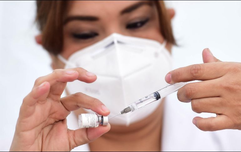 Este 24 de diciembre dio inicio la primera etapa de vacunación anti-COVID al personal médico. XINHUA