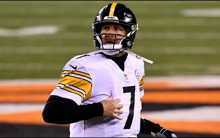 Ben Roethlisberger busca sacar del pozo a los Steelers. ESPECIAL
