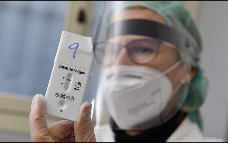 En las últimas 24 horas se registraron mil 024 casos en Jalisco, con los cuales se acumulan 137 mil 959 pacientes positivos. EFE/A. Di Marco