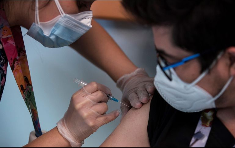 Aunque una parte de las vacunas fueron recibidas en Monterrey, éstas serán aplicadas en Coahuila. AFE/ A. Valdes