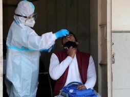 El nuevo coronavirus provocó al menos 1.75 millones de muertos e infectó a 80 millones de personas en el mundo. EFE/R. Gupt