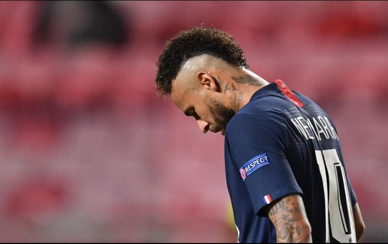 El jugador del París Saint-Germain (PSG) recibió multitud de críticas hoy después de que el periódico O Globo informara sobre el evento. EFE