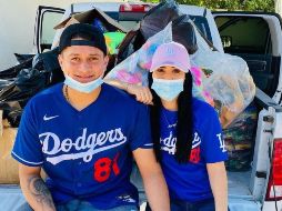 El mexicano Víctor González, pitcher campeón de la Serie Mundial regaló juguetes a niños de Tuxpan, su ciudad natal. INSTAGRAM / @carolinha13_