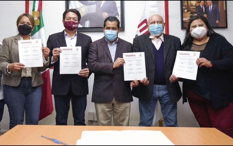 En la firma del convenio con la que los partidos participarán en más de 20 estados de la República. ESPECIAL