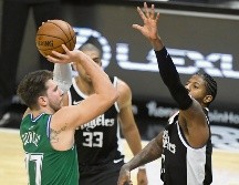 Luka Doncic. La quinteta de Dallas avasalló a los angelinos. AFP