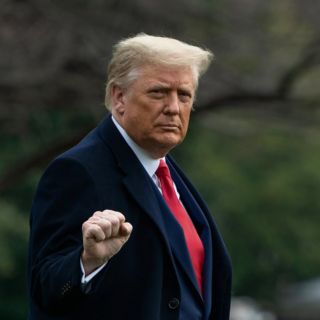 Trump firma nuevo plan de estímulos 