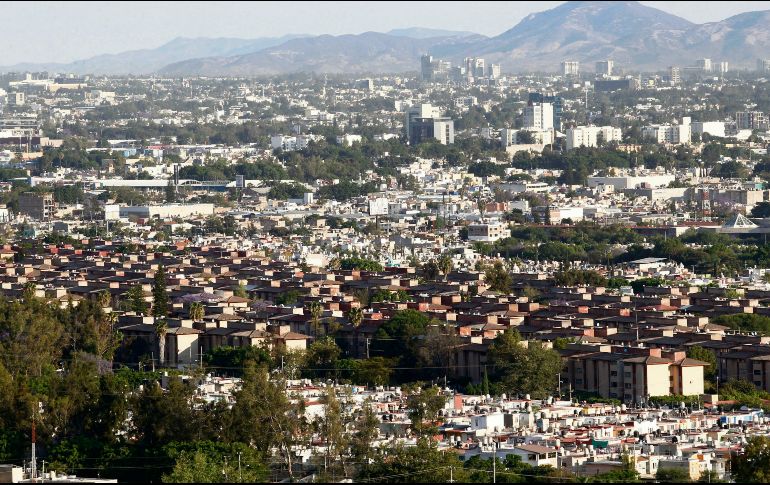 EL SAUZ. Esta zona de Tlaquepaque ha renovado sus luminarias y otros servicios, según algunos de sus habitantes. EL INFORMADOR • A. Camacho
