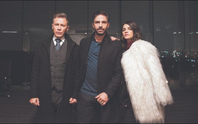 PROTAGONISTAS. Juan Manuel Bernal, Osvaldo Benavides e Irene Azuela encenderán el fuego en la trama de “Monarca”, a estrenarse este 1 de enero. CORTESÍA