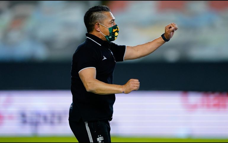 El campeón del futbol mexicano debutará frente a los Tigres el 9 de enero, pero lo hará sin Ambriz, a quien se le ha dado la indicación de no salir de su domicilio. IMAGO7