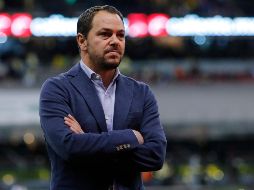 Santiago Baños se molestó luego de que no sancionó algunas acciones como el codazo a Álvaro Fidalgo. IMAGO7