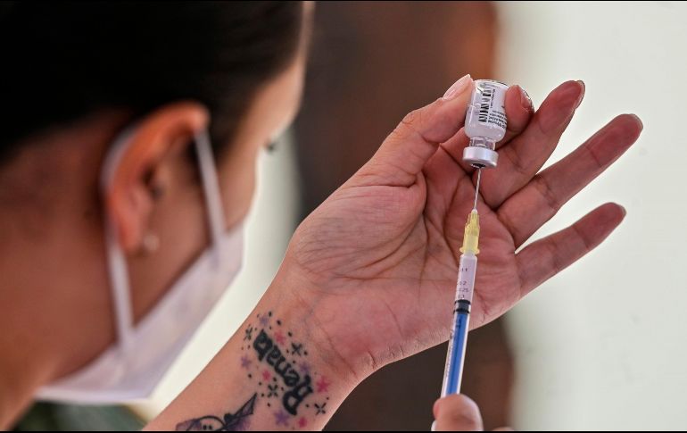 El Gobierno mexicano prevé haber vacunado a prácticamente todo el personal de la salud a finales de enero. Una vez vacunados, México quiere inmunizar al resto de la población entre febrero de 2021 y marzo de 2022. AFP / P. Pardo