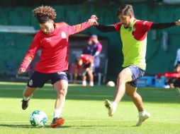 La mañana de este lunes los dirigidos por Víctor Manuel Vucetich continuaron con sus entrenamientos en Verde Valle para preparar lo que será su último partido del año contra el cuadro de San Luis. TWITTER / @Chivas