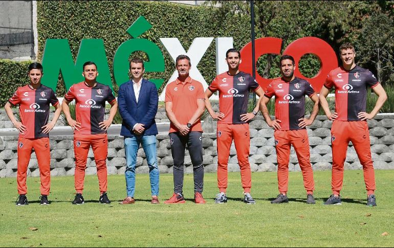 HAY CONFIANZA EN TRASCENDER. De izquierda a derecha: Brayan Garnica, Aldo Rocha, José Riestra, Diego Cocca, Gaddi Aguirre, Pablo González y Julio Furch. TWITTER/@atlasFC