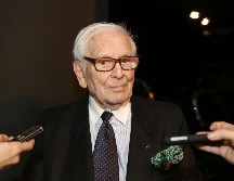 Pierre Cardin fue hasta el final un gran trabajador que controló su negocio al 100%. AP / ARCHIVO