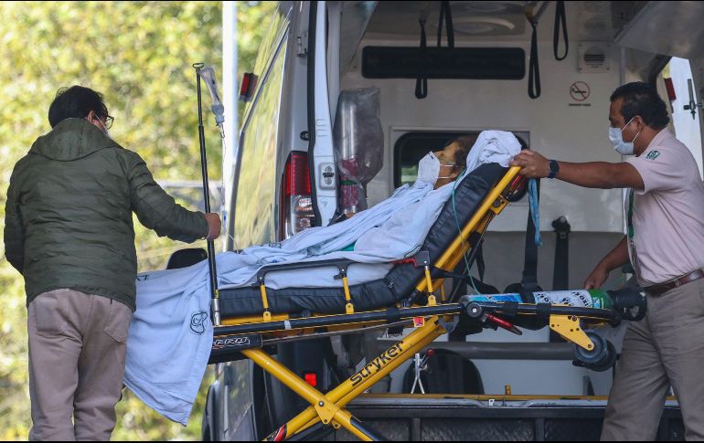 El IMSS informó que dos hospitales que no estaban dedicados a atender COVID-19, van a tener un grupo de camas para esos enfermos. EFE/ARCHIVO