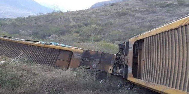 Descarrilan tren para robar autos de lujo en Acultzingo, Veracruz | El Informador