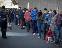 Clientes en compras de fin de año hacen fila, algunos desde las ocho de la mañana cuando el ingreso al establecimiento es a las 10. EL INFORMADOR/F. Atilano