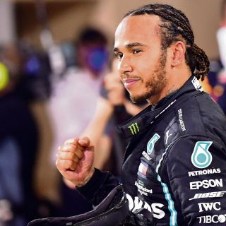 El monarca de F1 ahora es sir Lewis Hamilton