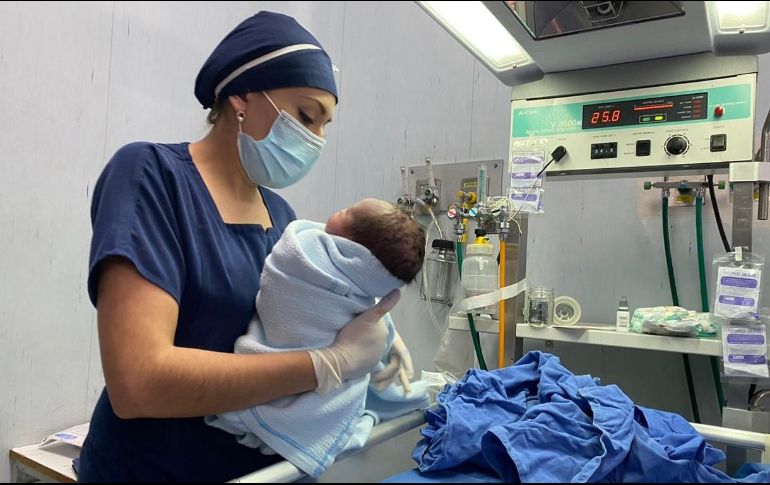 El bebé Daniel Emiliano se convirtió en el primer bebé del 2021 al nacer a las 00:00 horas con un segundo en el Hospital de Gineco-Obstetricia No. 4 del IMSS, 