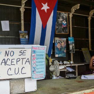 Cuba quita doble moneda