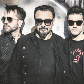 Lucybell avanza por “Mil caminos”
