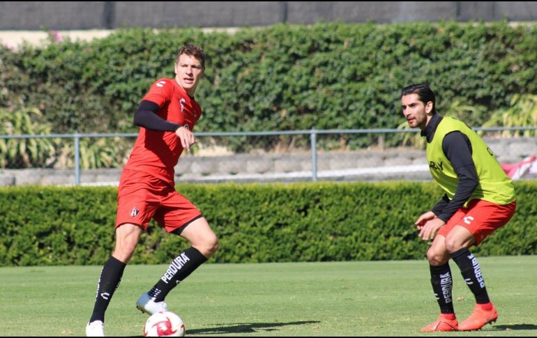 A comparación de la plantilla rojinegra que disputó el Torneo Guard1anes 2020, para el siguiente semestre se ha reducido el número de jugadores foráneos en el plantel dirigido por Diego Cocca. TWITTER / @atlasfc