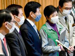 La gobernadora de Tokio, Yuriko Koike, quiere endurecer las medidas para contener los contagios. AP