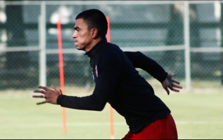 Luis Reyes. El lateral izquierdo ya pudo entrenar con sus compañeros por primera ocasión y ahora se reporta listo para pelear por un puesto en el equipo titular de los Zorros. TWITTER / @atlasfc