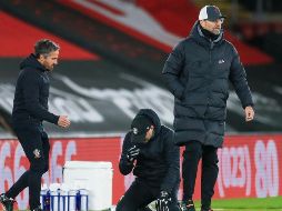 LLORA. Así celebró el técnico local.  AP