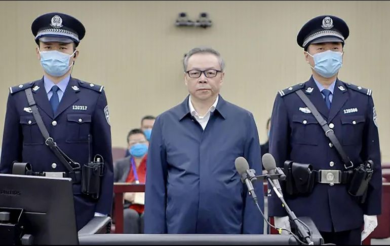 Lai Xiaomin (c) fue sentenciado a muerte por aceptar sobornos. AFP/Second Intermediate People’s Court of Tianjin