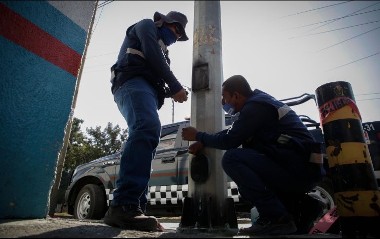 Los postes fueron vandalizados la mañana de ayer lunes en distintos puntos de la Zona Metropolitana de Guadalajara. EL INFORMADOR / F. Atilano