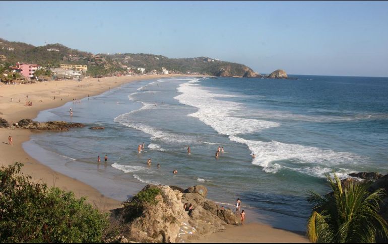 Zipolite fue declarada oficialmente como playa nudista en el año de 2016. AP / ARCHIVO