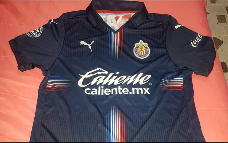 A unos días de que arranque el Torneo Guard1anes 2021, en redes sociales comenzaron a circular imágenes de un supuesto jersey alternativo de Chivas. TWITTER