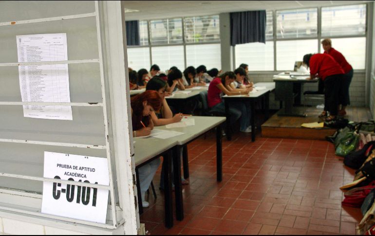 El rector de la UdeG, Ricardo Villanueva, dice que para ''garantizar un proceso justo'', el examen tendrá que repetirse. EL INFORMADOR / ARCHIVO