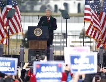 Donald Trump se dirigió a sus partidarios en las afueras de la Casa Blanca, en Washington, DC. EFE/S. Thew