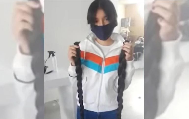 ''Yo prefiero perder mi cabello que perder a mi abuelito. De todos modos mi cabello vuelve a crecer'', explicó la joven en entrevista. ESPECIAL